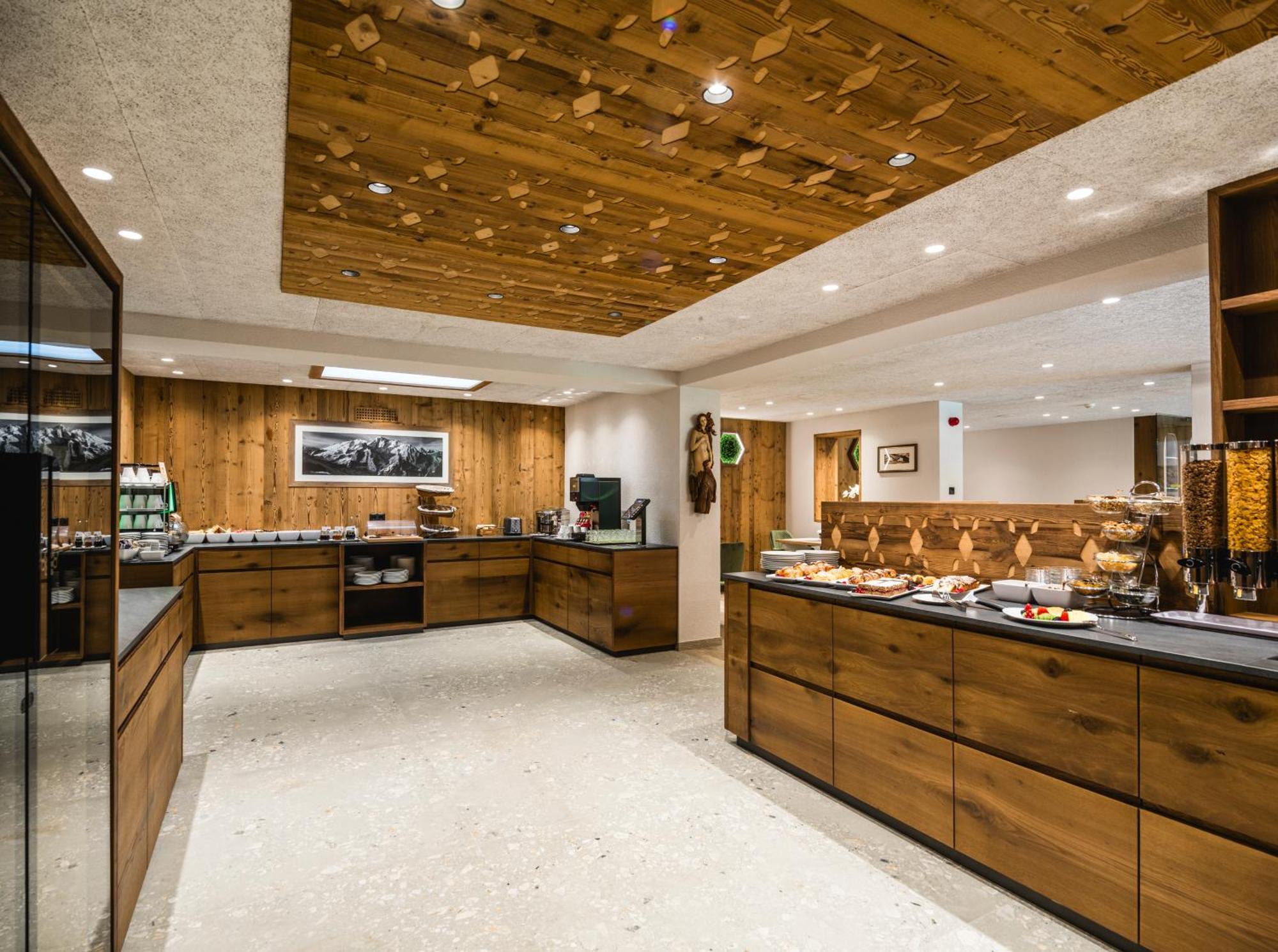 Hotel Vernel Santa Cristina Val Gardena Exterior photo